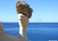 La chimenea del pedestal estrecho Las "setas" de Punta Sabinilla