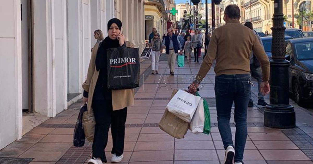 Rebajas Los melillenses gastarán más que el año pasado en regalos de Navidad