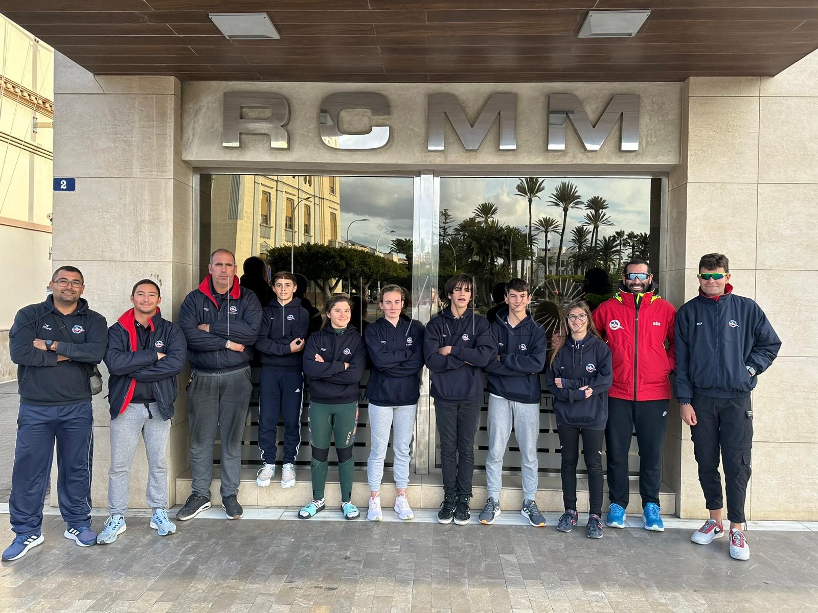 Regatistas RCMM y entrenadores 1 Seis regatistas del Real Club Marítimo estarán en el Nacional