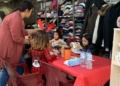 WhatsApp Image 2023 01 03 at 12.03.36 3 Vecinos Solidarios reparten juguetes e ilusión entre los niños de Melilla