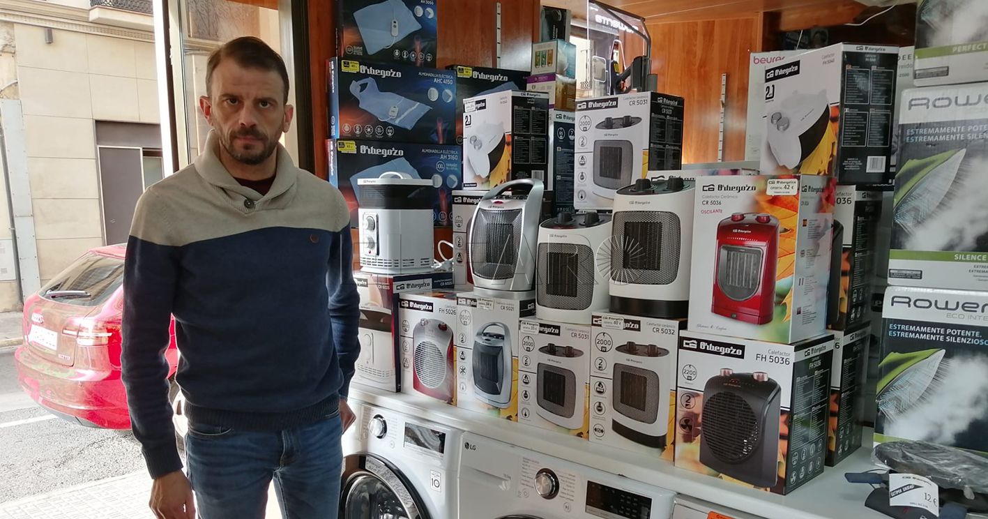 WhatsApp Image 2023 01 24 at 14.28.51 recorte Los ciudadanos se animan a comprar calefacciones, edredones y ropa para combatir el frío