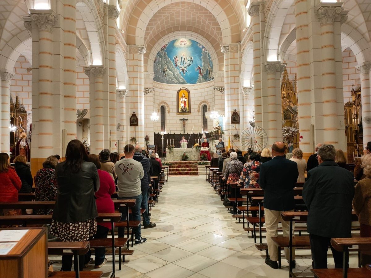 d85ec6c9 728e 402d a841 5a65a572fac7 e1673553870318 La Iglesia del Sagrado Corazón acoge una misa en memoria del Papa Benedicto XVI
