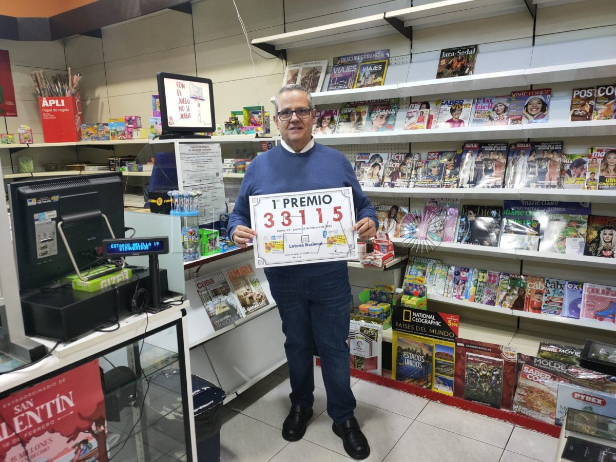 0490cd1e c817 4e66 99b5 c82bb6d8a184 e1676656409268 El estanco Villegas reparte el primer Premio Nacional de Lotería en la historia de Melilla
