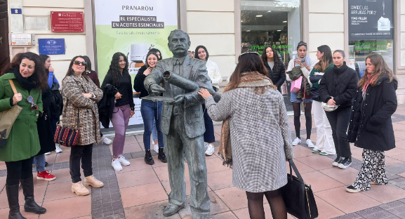 232c9336 ef37 43cc 96e3 54317b427bc4 1 copia El IES Rusadir recibe en Melilla la visita de alumnas y profesoras de la isla Reunión