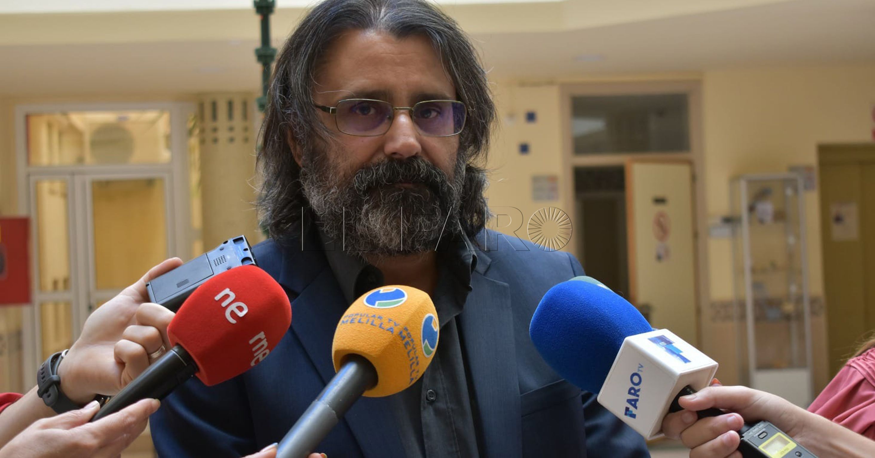 Berbel señala que no consta que las placas de la cubierta del CEIP Real estén dañadas