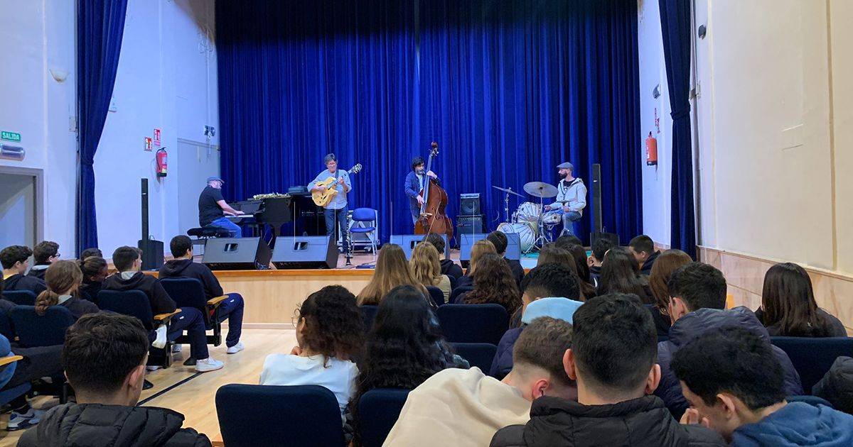 Jazz and Childs Alumnos de La Salle y Enrique Nieto disfrutan y aprenden sobre jazz