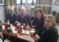 Juan Antonio Vera con amigos San Valentín, en la Asociación Los Cabales