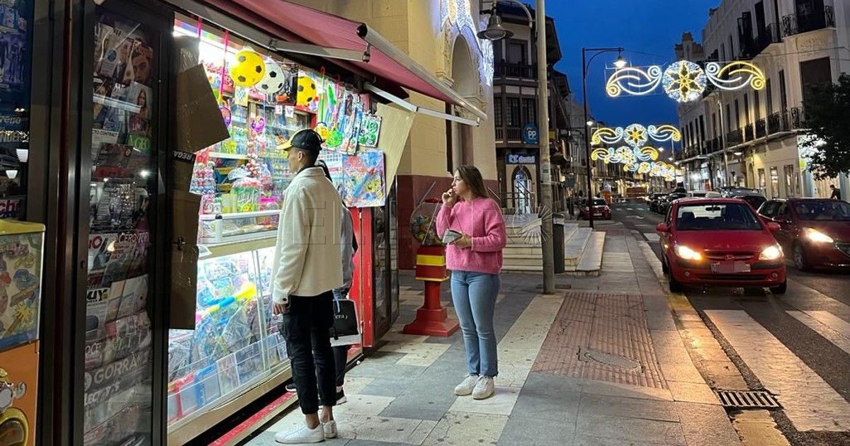 Kiosco ubicado frente a la plaza Menéndez Pelayo Los kiosqueros de Melilla se ven "muy atrás" con respecto a la Península
