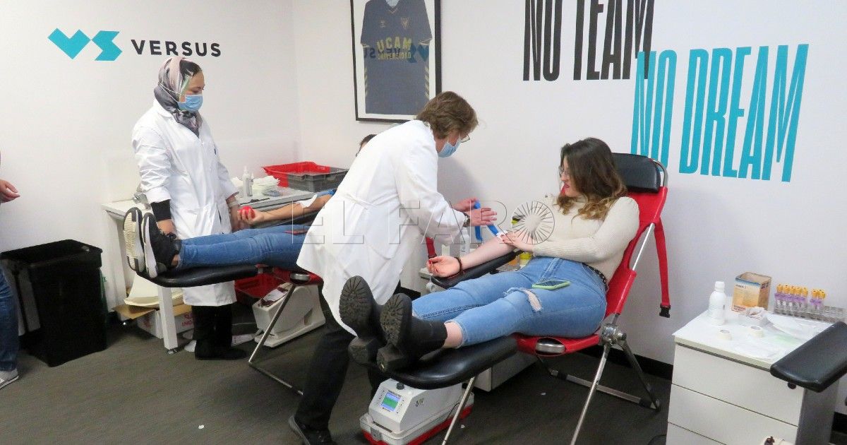 Versus Primera donación múltiple de sangre del año en la sede de la empresa Versus Online