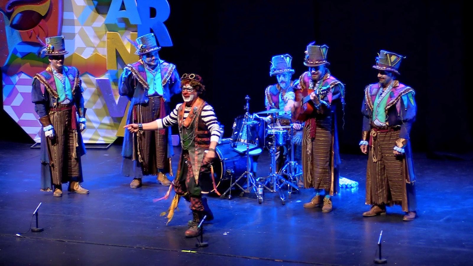 WhatsApp Image 2023 02 15 at 21.28.35 David 'Carapapa' y El Selu inauguran el Carnaval con un Kursaal al completo