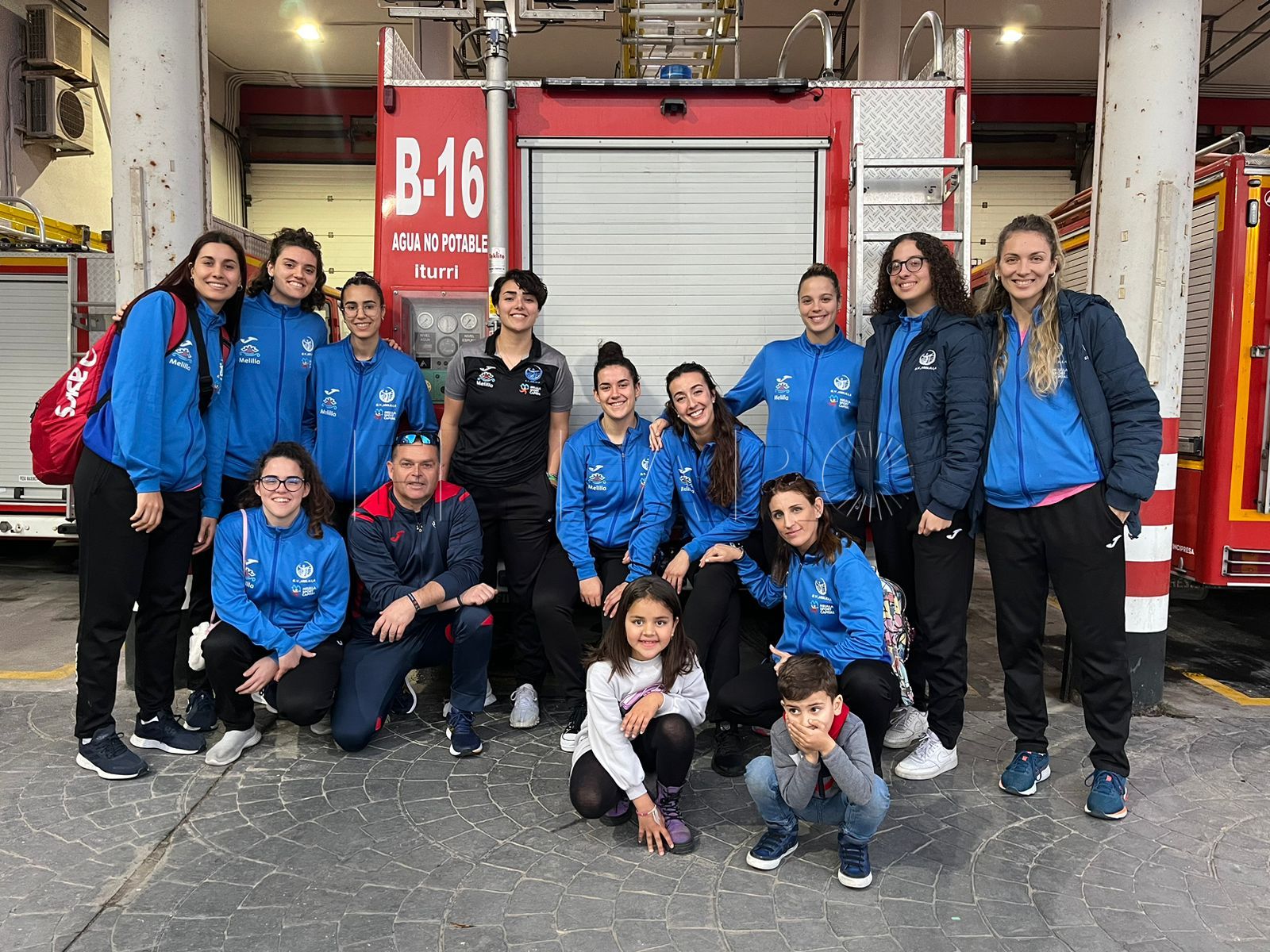 WhatsApp Image 2023 02 22 at 20.09.28 1 Las Gladiadoras visitan el Parque de Bomberos