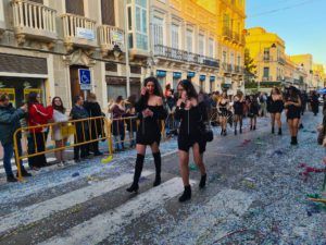 WhatsApp Image 2023 02 26 at 18.47.33 Melilla se vuelca con un desfile que da por finalizado "a lo grande" el Carnaval