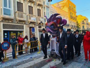 WhatsApp Image 2023 02 26 at 18.47.35 1 Melilla se vuelca con un desfile que da por finalizado "a lo grande" el Carnaval