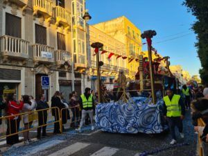 WhatsApp Image 2023 02 26 at 18.48.13 1 1 Melilla se vuelca con un desfile que da por finalizado "a lo grande" el Carnaval