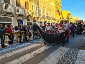 WhatsApp Image 2023 02 26 at 18.48.15 1 1 Melilla se vuelca con un desfile que da por finalizado "a lo grande" el Carnaval