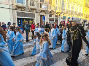 WhatsApp Image 2023 02 26 at 18.48.15 3 Melilla se vuelca con un desfile que da por finalizado "a lo grande" el Carnaval