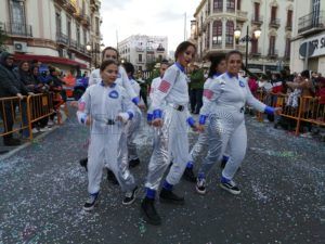 WhatsApp Image 2023 02 26 at 19.00.11 1 1 Melilla se vuelca con un desfile que da por finalizado "a lo grande" el Carnaval