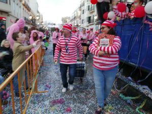 WhatsApp Image 2023 02 26 at 19.03.47 1 Melilla se vuelca con un desfile que da por finalizado "a lo grande" el Carnaval