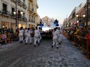 WhatsApp Image 2023 02 26 at 19.03.50 Melilla se vuelca con un desfile que da por finalizado "a lo grande" el Carnaval