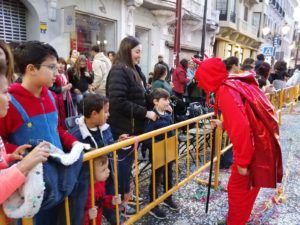 WhatsApp Image 2023 02 26 at 19.14.22 1 Melilla se vuelca con un desfile que da por finalizado "a lo grande" el Carnaval