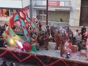 WhatsApp Image 2023 02 26 at 19.17.40 2 2 Melilla se vuelca con un desfile que da por finalizado "a lo grande" el Carnaval