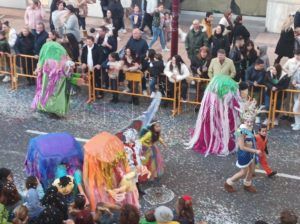 WhatsApp Image 2023 02 26 at 19.17.45 1 Melilla se vuelca con un desfile que da por finalizado "a lo grande" el Carnaval
