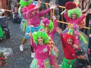 WhatsApp Image 2023 02 26 at 19.17.50 1 Melilla se vuelca con un desfile que da por finalizado "a lo grande" el Carnaval