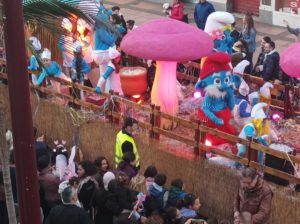 WhatsApp Image 2023 02 26 at 19.18.03 2 Melilla se vuelca con un desfile que da por finalizado "a lo grande" el Carnaval