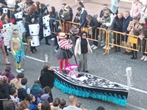 WhatsApp Image 2023 02 26 at 19.18.07 4 Melilla se vuelca con un desfile que da por finalizado "a lo grande" el Carnaval