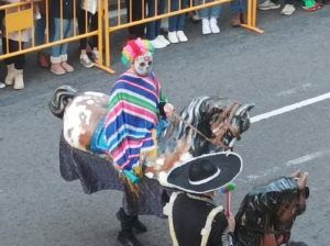 WhatsApp Image 2023 02 26 at 19.18.13 1 Melilla se vuelca con un desfile que da por finalizado "a lo grande" el Carnaval