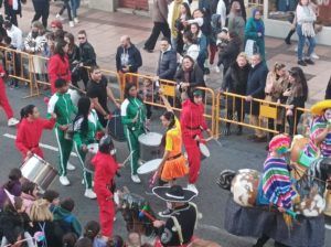 WhatsApp Image 2023 02 26 at 19.18.15 3 Melilla se vuelca con un desfile que da por finalizado "a lo grande" el Carnaval