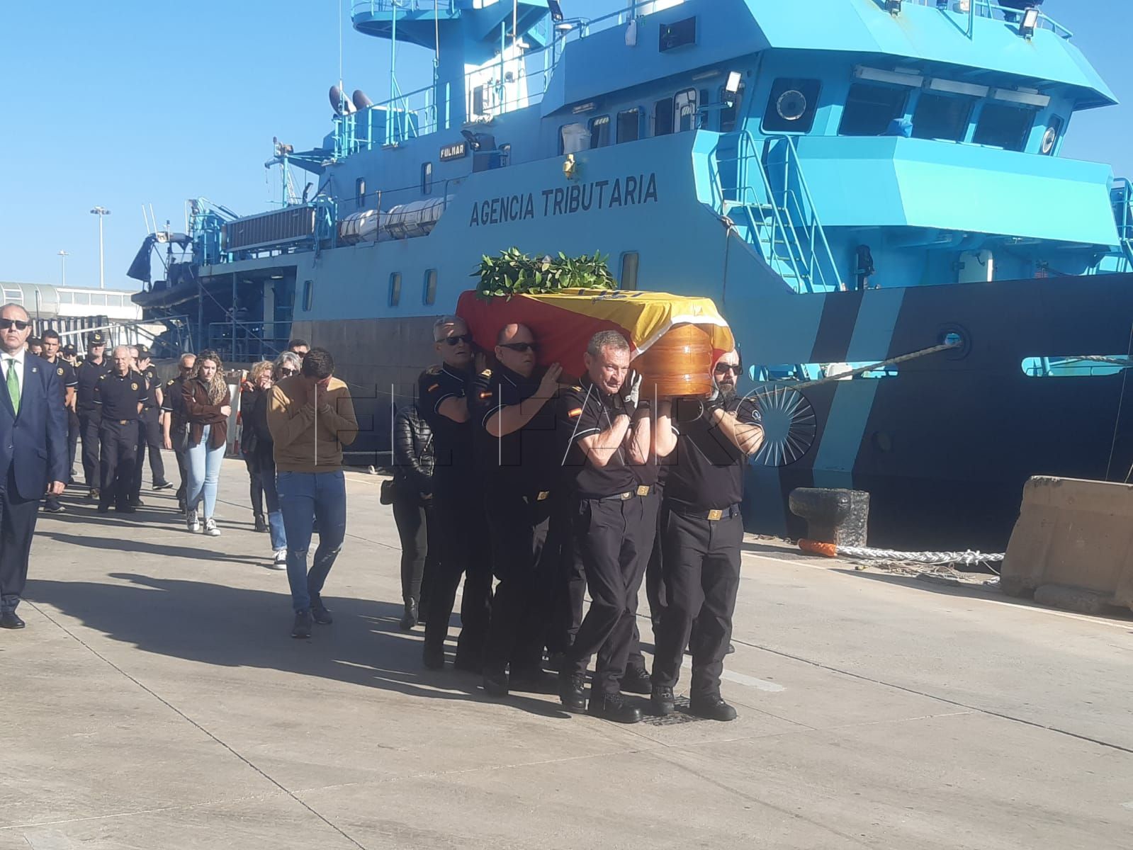 01 Melilla recibe con honores el féretro de Carlos Esquembri, fallecido en acto de servicio