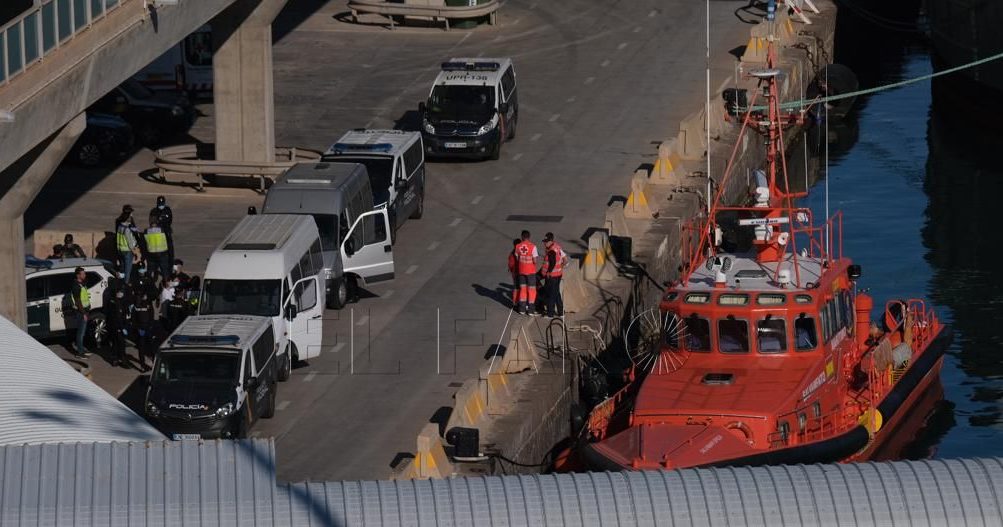 1f0f9197 e8a7 4f18 9806 ee3ff329f1db e1678898722531 Trasladan a Melilla a los 21 migrantes llegados a Alborán