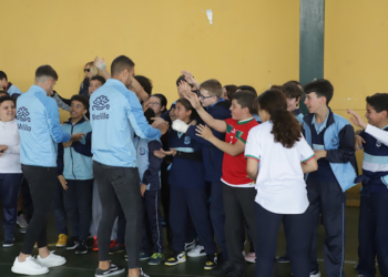 21D 8 La UD Melilla coge fuerzas visitando el CEIP Anselmo Pardo