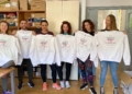 Camisetas Homenajea a su hija con sudaderas benéficas para el Síndrome de Down