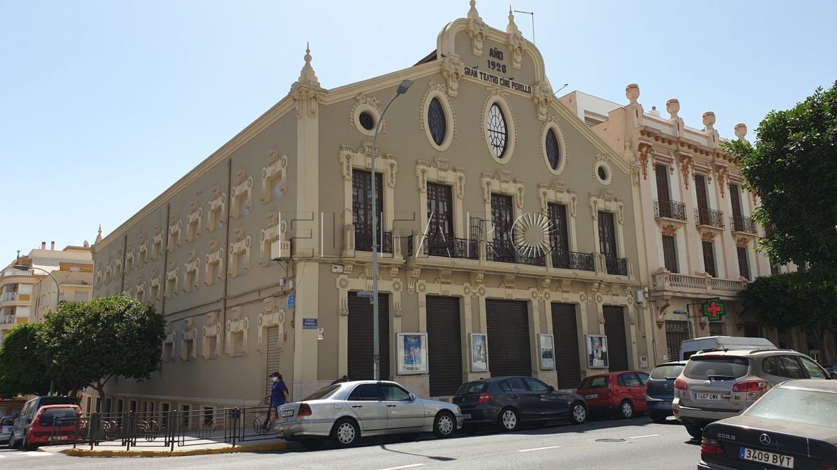 Cine Perelló e1678815828908 1 La reunión para cerrar la venta del cine Perelló será después de Semana Santa