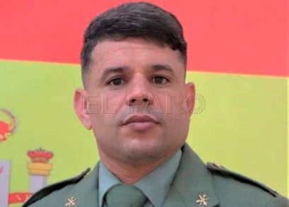 FotoJet 3 9 Un cabo primero de la Legión auxilia a tres mujeres y ocho niños al desatarse un incendio