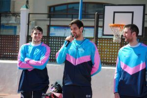 FqUI346XoB4CKOx Alegría e ilusión en la visita del Club Melilla Baloncesto al CEIP Reyes Católicos