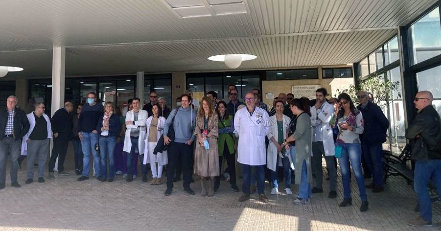 Huelgas ingesa e1678901157397 Quirófanos solo para urgencias en el Comarcal por la huelga de Médicos