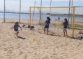 IMG 6102 El fútbol playa femenino, a pleno rendimiento