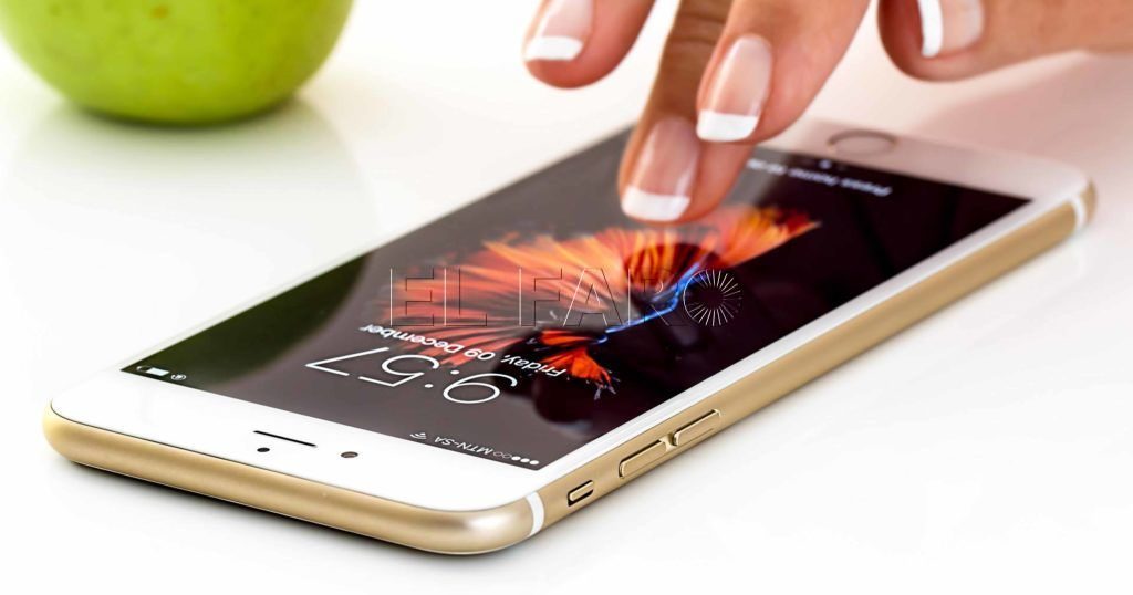 Móviles 1024x538 1 e1680249122533 El acceso a redes 5G alcanza el 99,81% de la población de Melilla