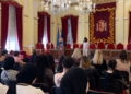 WhatsApp Image 2023 03 07 at 14.16.28 Cerca de 30 alumnos de Erasmus visitan el Salón Dorado de la Asamblea