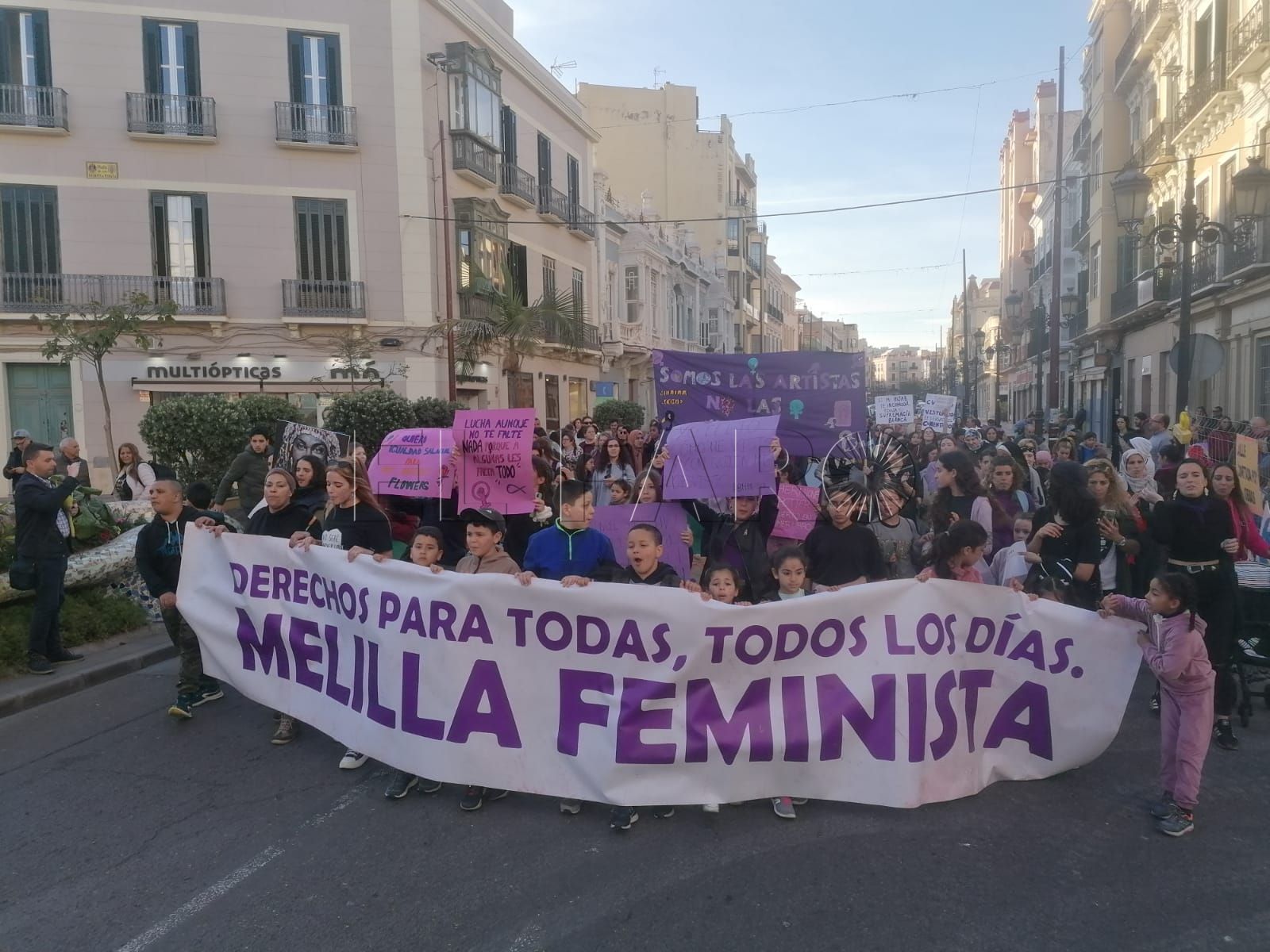 WhatsApp Image 2023 03 08 at 19.38.05 1 Un centenar de personas salen a la calle al grito de "Ni una más" en la marcha de Melilla Feminista