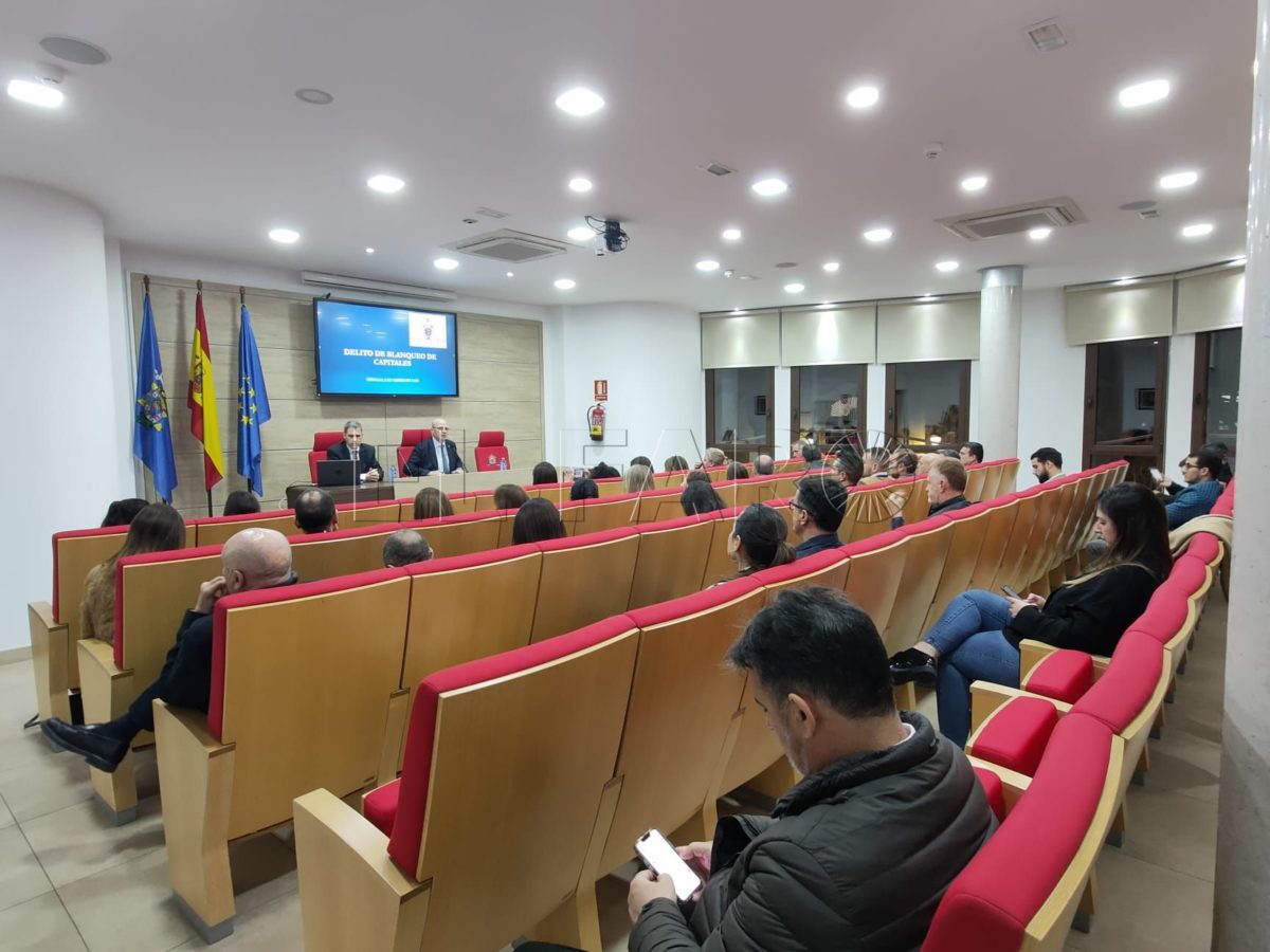 e0c2cec8 8128 4fca 8604 6abc71025258 e1677786385933 El Ilustre Colegio de Abogados acoge la conferencia sobre el delito de blanqueo de capitales