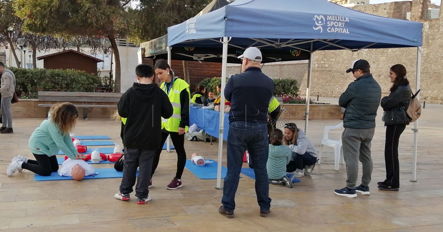 mesa rcp plaza de las culturas La Facultad de Ciencias de la Salud, satisfecha con el resultado de las actividades del patrón