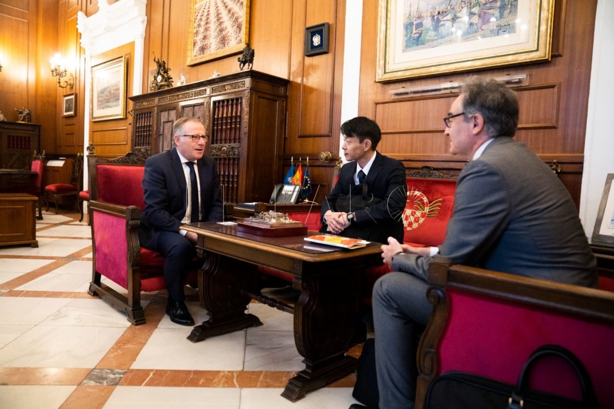 ñññ e1678277168576 De Castro recibe la visita del agregado de Defensa de la embajada Japón en España