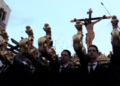 28 El Cristo de la Paz abre las procesiones en la carrera oficial