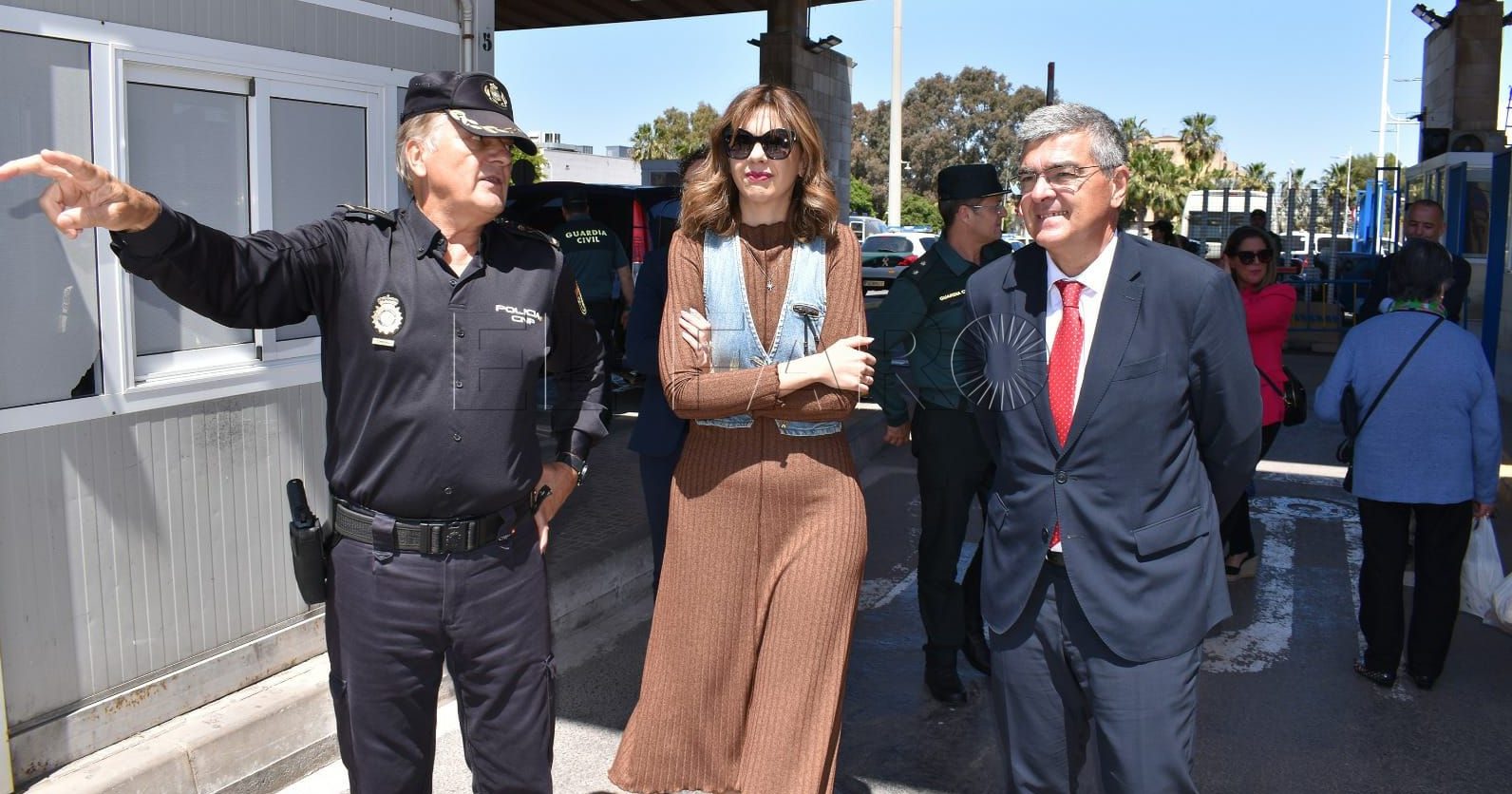 3ce3796f 8811 4e2c b2c6 58186f1e2120 e1682347681706 El delegado del Gobierno de Ceuta visita Melilla para conocer la frontera de Beni Enzar