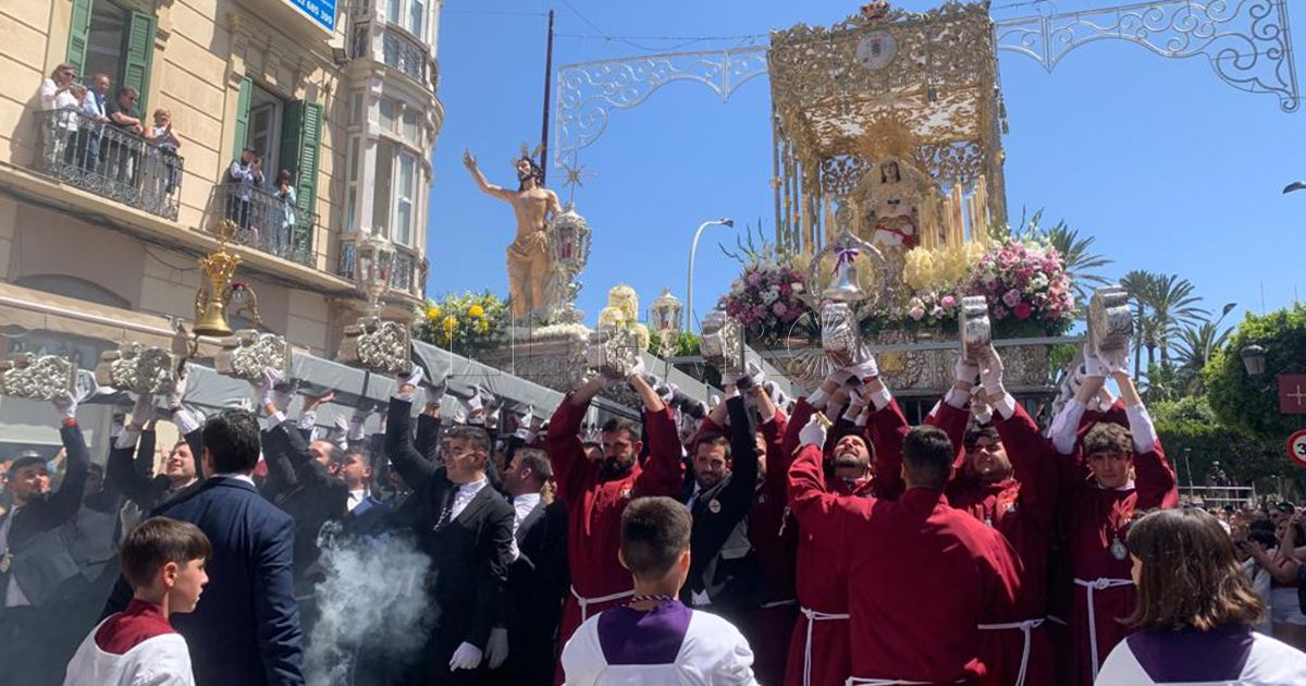 Reencuentro María Santísima del Rocío y Jesús Resucitado emocionan a Melilla en su encuentro
