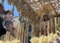 Cientos de personas arropan a la Virgen del Rocío por las calles de Melilla